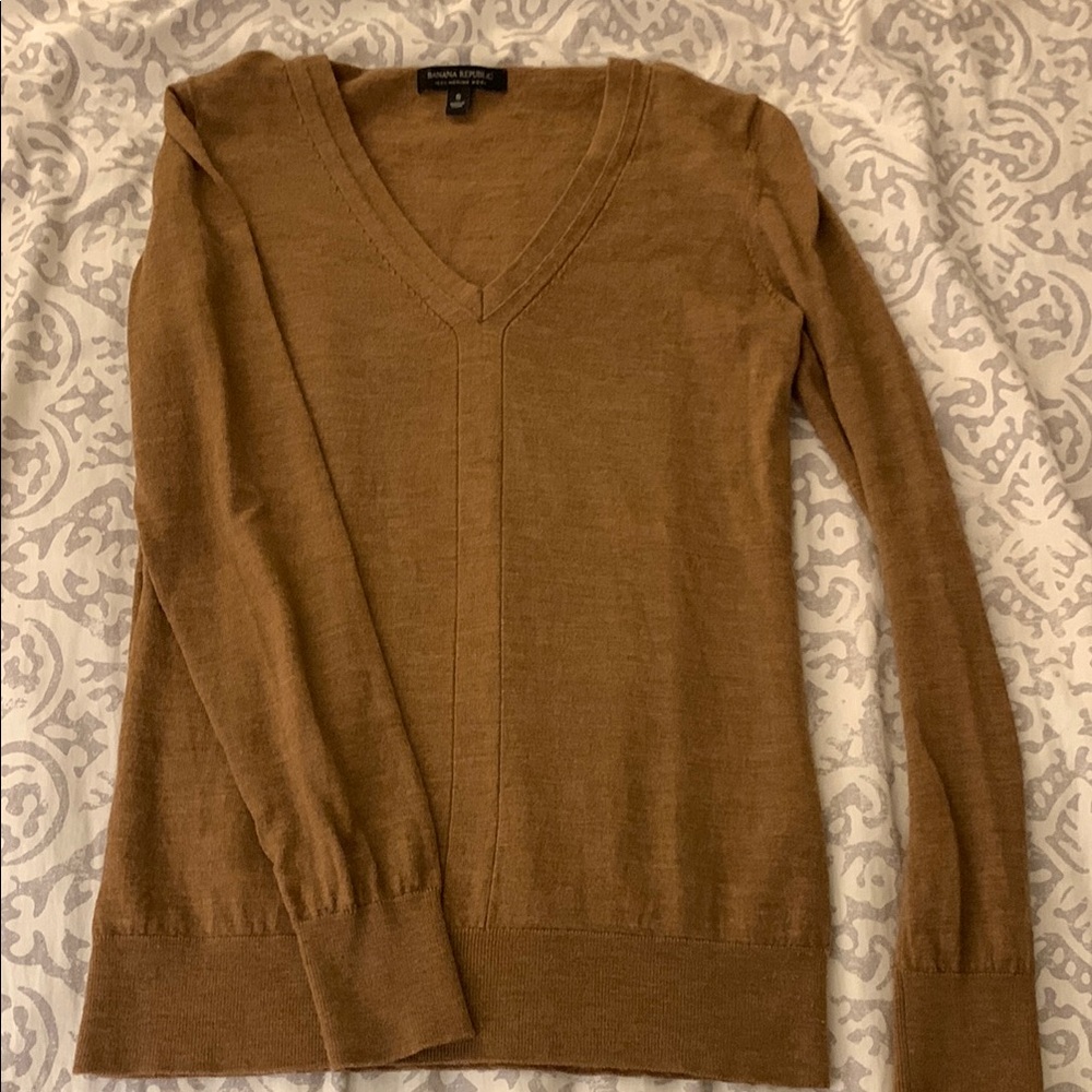Banana Republic Tan V-Neck Sweater - Camel